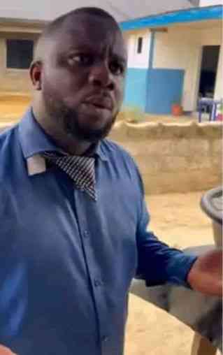 Because I dey cross road make I look right and left ?wetin go come do my steeze | MirrorLog